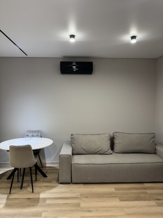 Здаєтьсяся в оренду  сучасна кв-ра у ЖК Баварія  поблизу ТЦ ДАСТОР з - фото 1