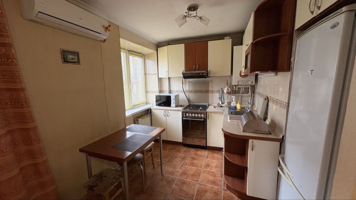 Здається 2 кімнатна квартира в центрі - фото 1