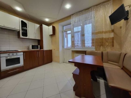 В новому будинку, р-н Поділ, 1 кім кв-ра з індивідуальним опаленням Полтава