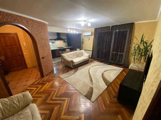 Оренда трикімнатної квартири, Будинок Торгівлі, Центр Черкассы