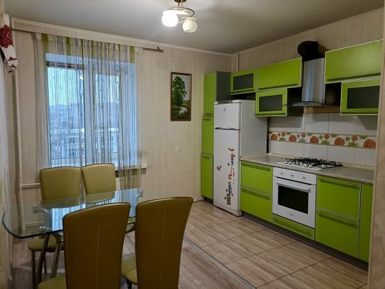 Здам в оренду  Двокімнатна. Вся мебель та техніка. Чернигов