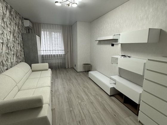 Здам в оренду 1 кімнатну квартиру р-н Літака в новобудові від власника Черкассы