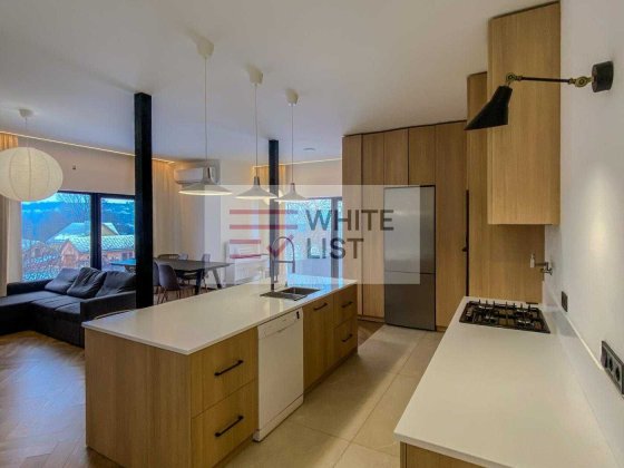 Оренда 4к+кухня-студія квартири з територією, 15хв від майдану Черновцы