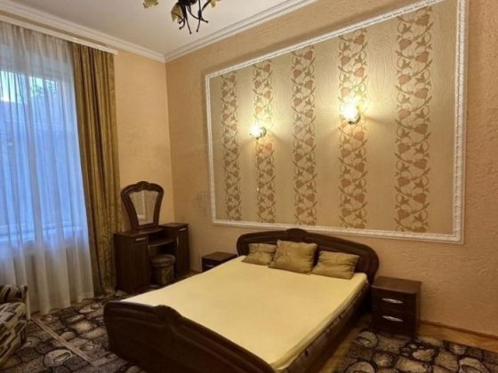 Вільно ! Здам 2 кімн. кварт, Газ.котел, ЦЕНТР, вул.Ольжича- Шевченка Черновцы