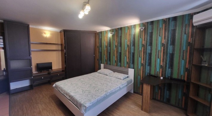 Здається 1 кімнатна студія на 1-2 місяці - фото 1