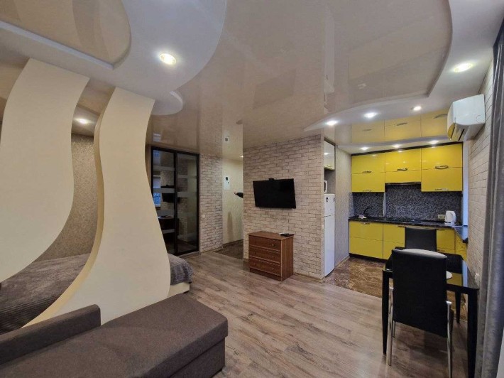 1 кімнатна квартира, історичний центр. Світло не виключають. - фото 1