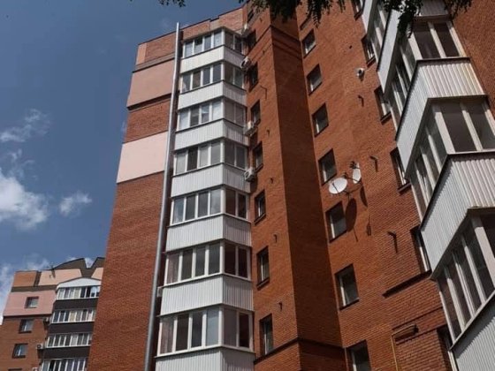 Новобудова з парковкою для авто Полтава