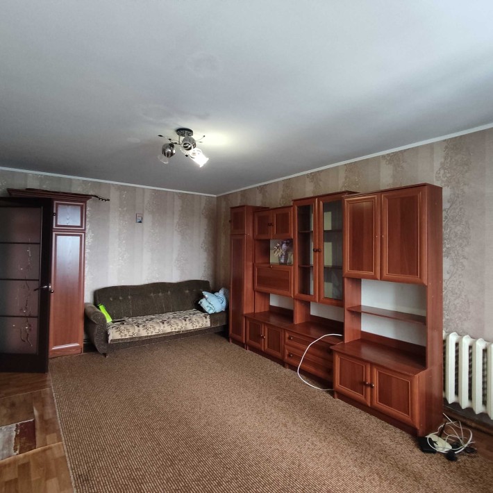 Сдаётся недорогая , хорошая квартира - фото 1