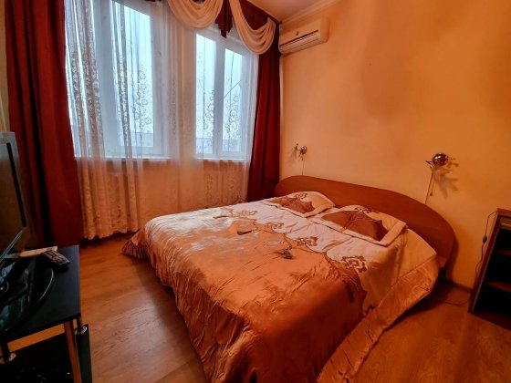 Оренда 2 кім 64 кв.м  Центр метро Університет вул Саксаганського 121 Киев