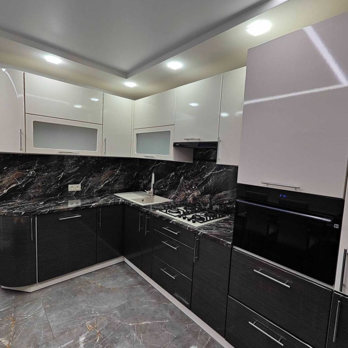 Оренда 2-кім. квартири з євроремонтом в ЖК Андорра - фото 1