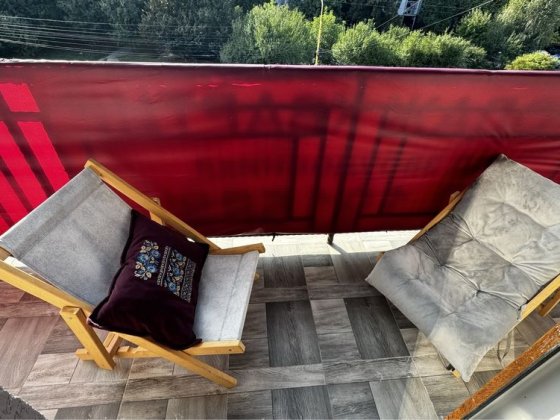 Оренда 2 к терасою біля гімназіі (8 березня ) Ужгород