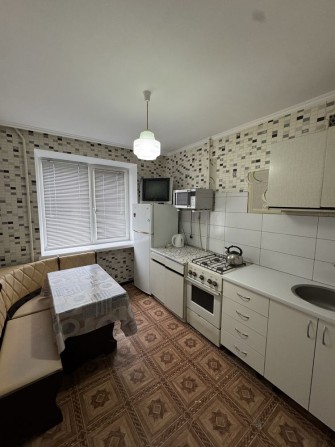 Оренда 2 кімн. квартири , меблі , техніка! Пр-т Левка Лукʼяненка! - фото 1