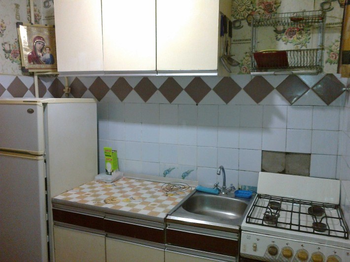 Здаю 1-кім.Квартира 2єтаж МЕБЛІ.Техніка Гар.Вода. Поруч Сільпо АТБ - фото 1