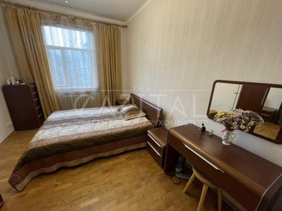 Аренда 2к Центр Круглоуниверситецкая Печерск  Бессарабский рынок Киев