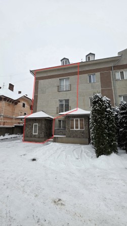 Здається 2х кімн.  квартира типу таунхаус з гаражем для електромобілів - фото 1