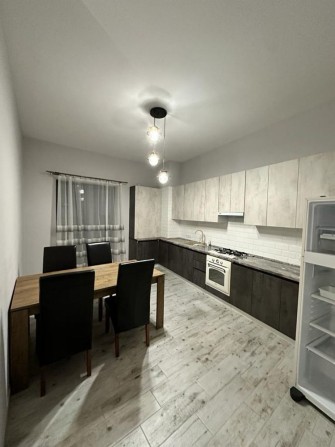 Оренда великої 2-х кімн квартири в центрі - фото 1