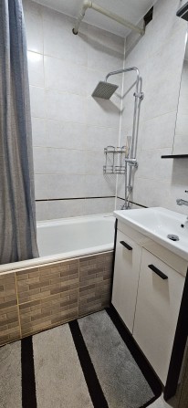 Здається гарна квартира на Коріатовичів. 
Ремонт,кім.роздільні, меблі, - фото 1