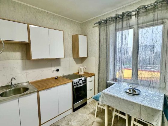 Академіка Палладіна 13. Академмістечко Святошинський район. Метро 5 хв Киев