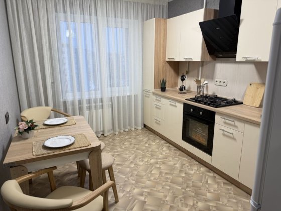 Сдам трехкомнатную квартиру , набережная победы  . Сич Днепр