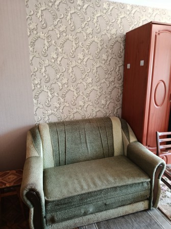 Антонова, кімната в гуртожитку, велика кімната, зручності на 2 сім'ї - фото 1