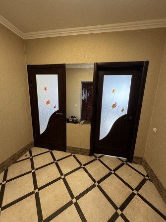 Здається 1 кімнатна в новобудові р-н Корбутвка.На короткий термін. - фото 1