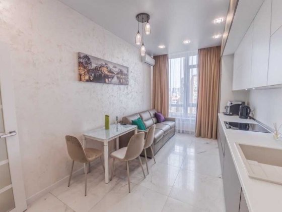 Оренда стильної 1-кімнатної квартири в центрі Києва
вул. Жилянська, 68 Киев