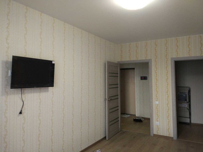 Здам 2 кімнатну кв в центрі  на любий термін для 2-4 хлопців або сім'ї - фото 1