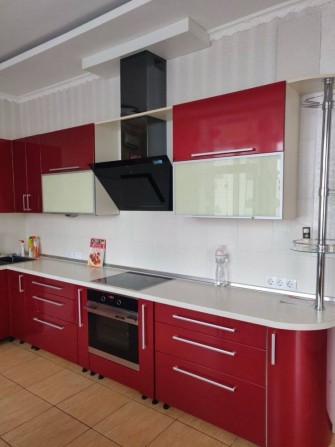 Сдам 3 ком квартиру ЖК Жуковского 3г. Центр. Генератор на тепло лифт - фото 1