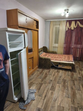 Здається кімната в гуртожитку. - фото 1