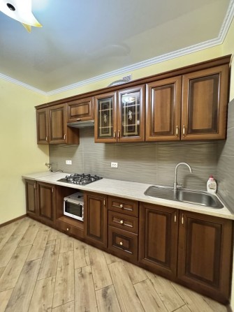 Оренда затишної 1 кімнатної квартири на Поділлі , вул. Гандзюка - фото 1