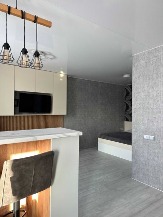 ЖК"Фаворит"1 кімнатна дизайнерський ремонт - фото 1