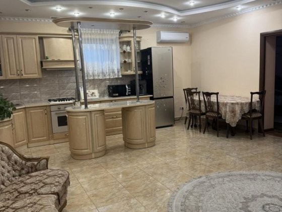 Гарний будиночок Виноградів