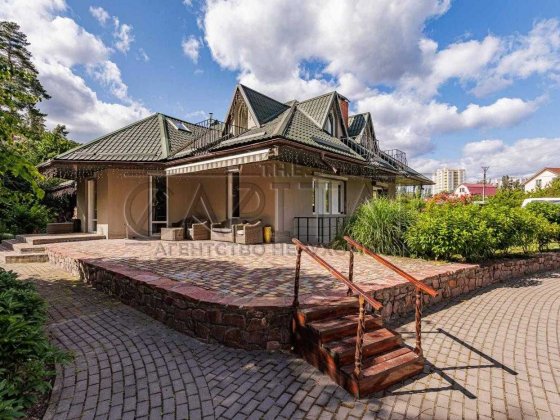 Здається в оренду шикарний будинок в Вишгороді з власним озером Вышгород