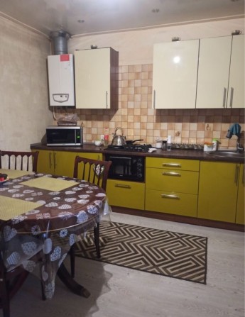 Здається кімната в приватному будинку. - фото 1