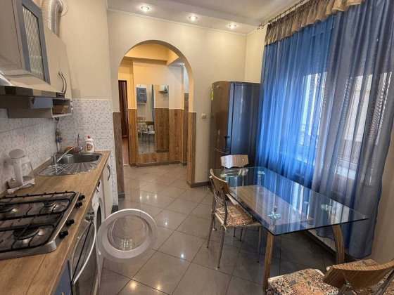 Будинок в центрі біля 4 школи та піцеріі Колізей