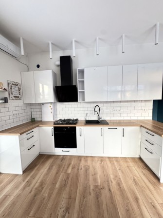 Оренда кутового таунхауса з новим ремонтом! Індивідуальне газове оп. - фото 1