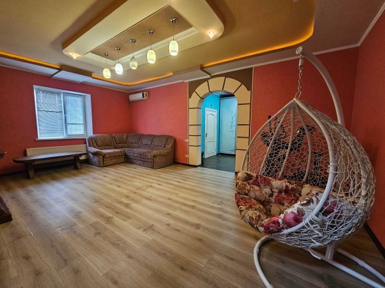 Двухэтажный дом с ремонтом в Долгинцевском районе, ул. Плановая