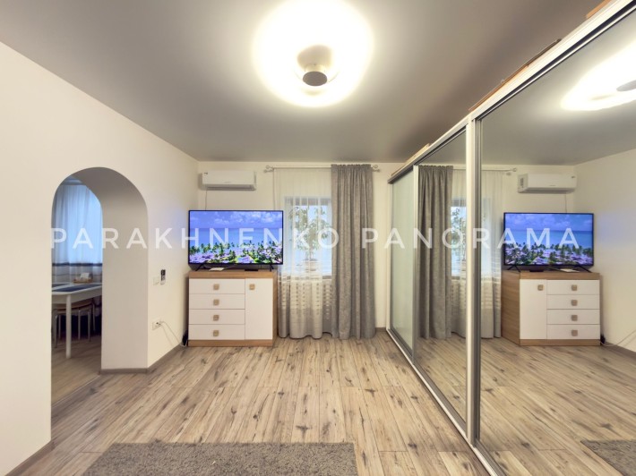 Здається затишний і світлий будинок - фото 1