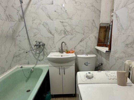 Здається будинок. Є великий двір. Сумы