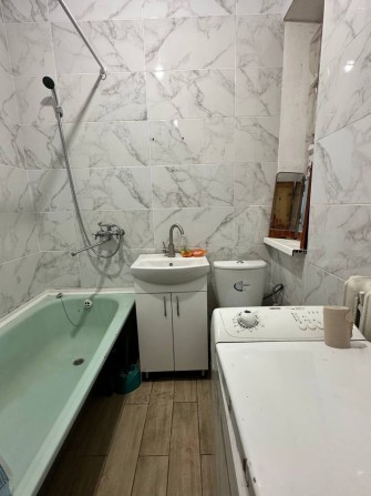 Здається будинок. Є великий двір. - фото 1