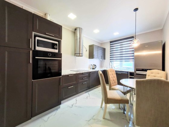 Здам 4-Х кімнатний ТАУНХАУС на МАЛЬОВАНЦІ з терасою та паркомісцями Черновцы