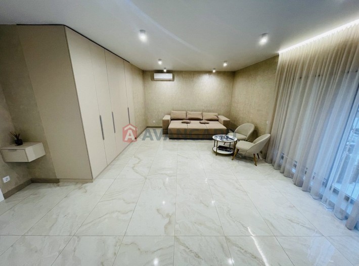 Преміум житло 75 м2 + теплий гараж | Тихий Центр | VIP оренда - фото 1