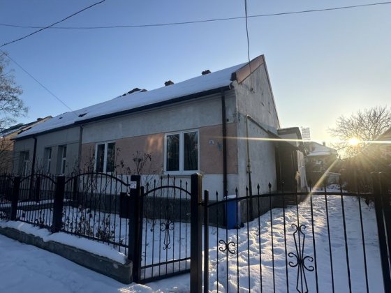 Здається в оренду 3-ох кімнатний будинок  центр міста Ужгород