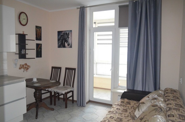 1 кімнатна окрема квартира 47м2, з власним укриттям, поруч метро - фото 1