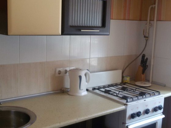 Здам 1 кімнатну на вул. Героїв Дніпра 15, косметичний ремонт. Киев