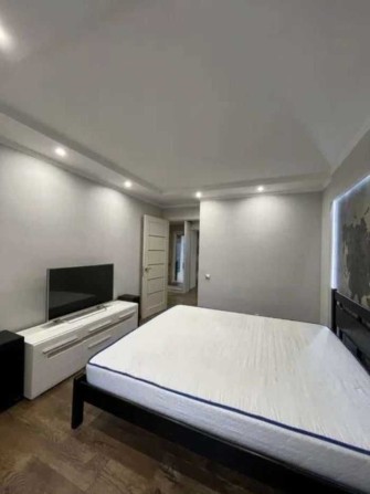 Здається 2-кімнатна квартира,вул.Жулянська,2В - фото 1