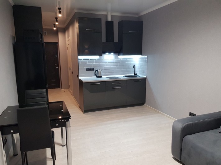 Оренда стильної затишної 1к квартири ЖК Караваєві дачі + Генератор - фото 1