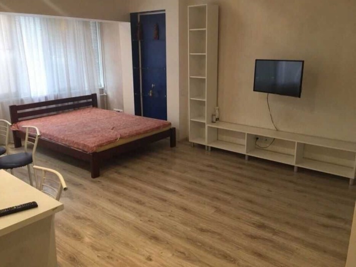 Оренда 1-к квартири на вул. Мілютенка - фото 1