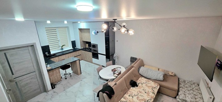 Оренда затишного таунхауса з ремонтом. 3 кім., 90 квадратів. Перемичка - фото 1