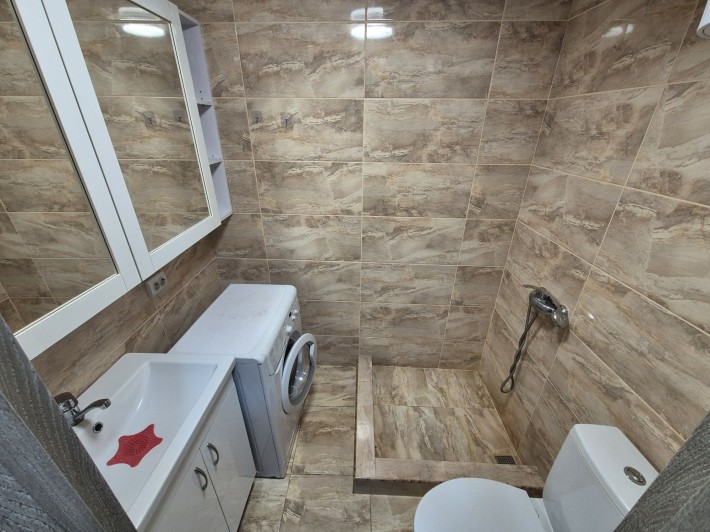 1 Кім.Бдинок.В Центрі.Автономка,Меблі,Техніка. - фото 1